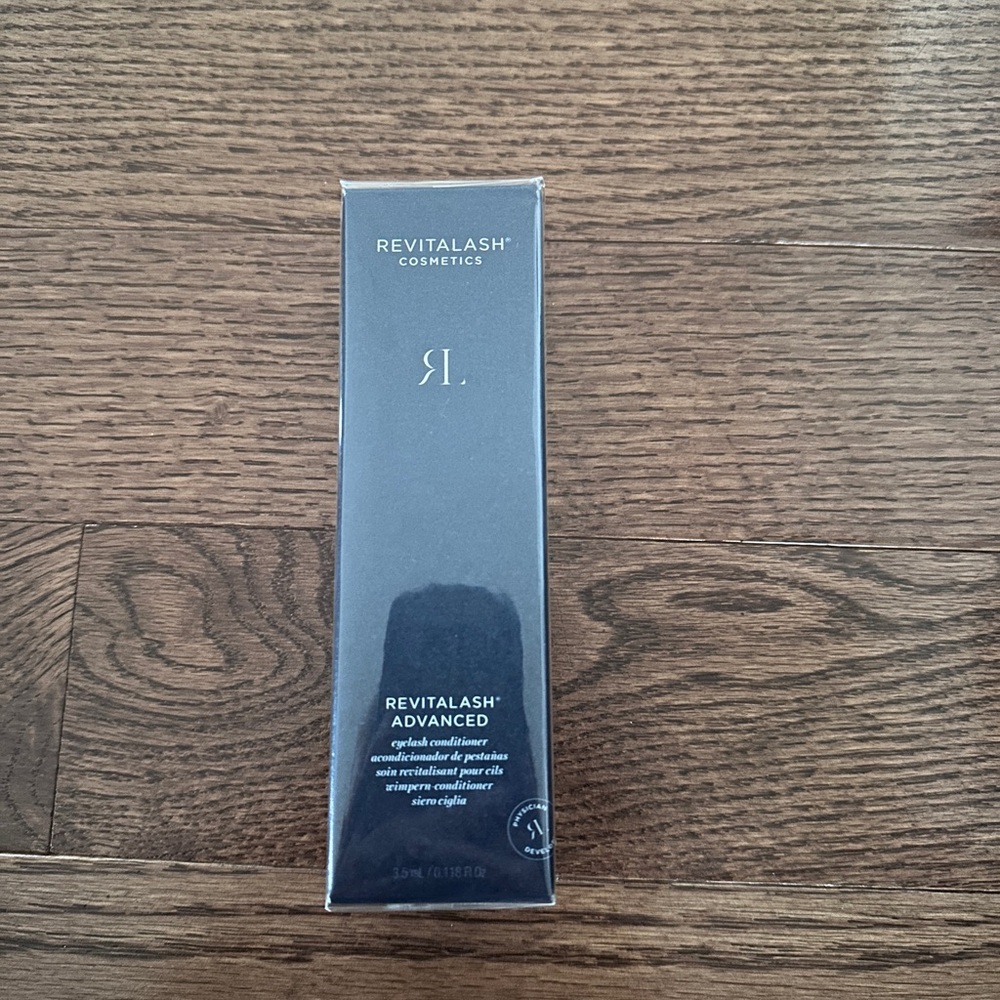 Revitalash Advanced eyelash conditioner